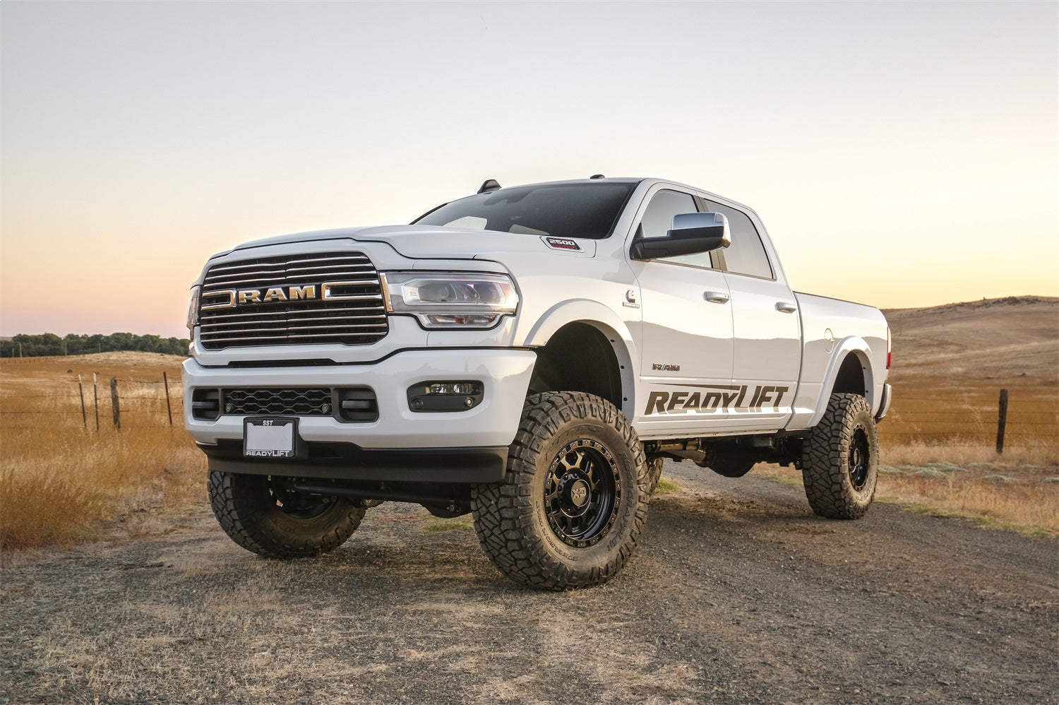 ReadyLift 49-19610 Big Lift Kit w/Shocks Fits 19-24 2500