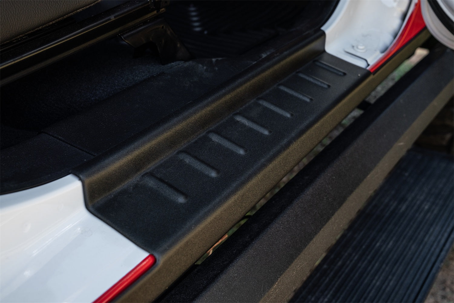 https://www.catalograck.com/ImgVDHR/RGR/11651_75-JT_Rocker_Panel_a.jpg