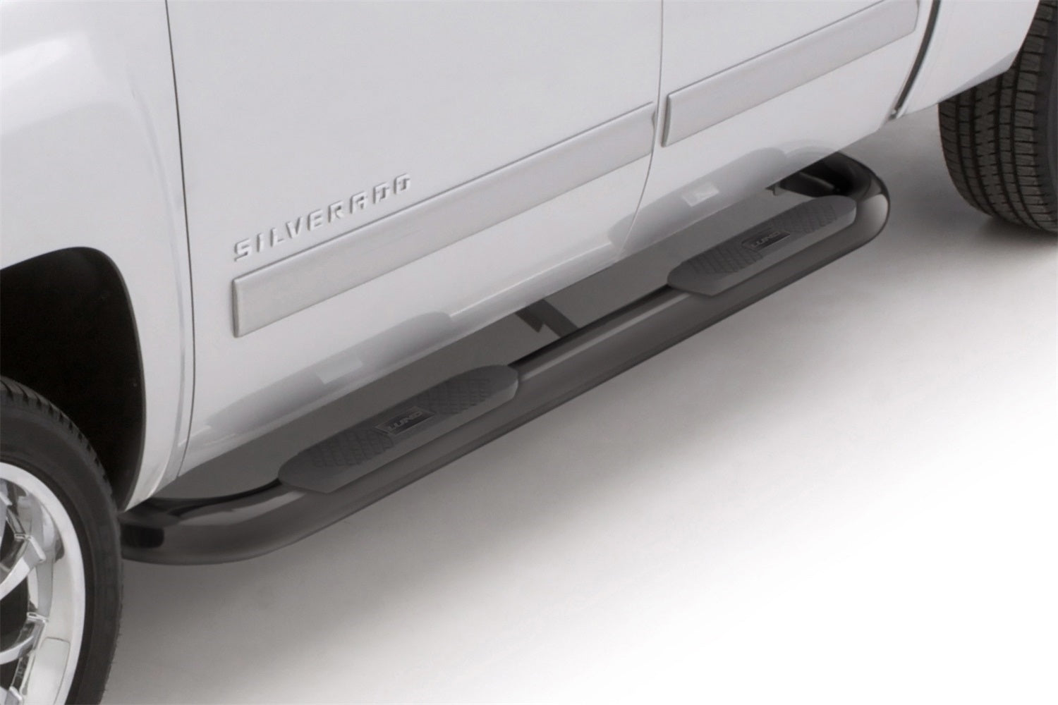 Lund 23488964 4 Inch Oval Bent Nerf Bar