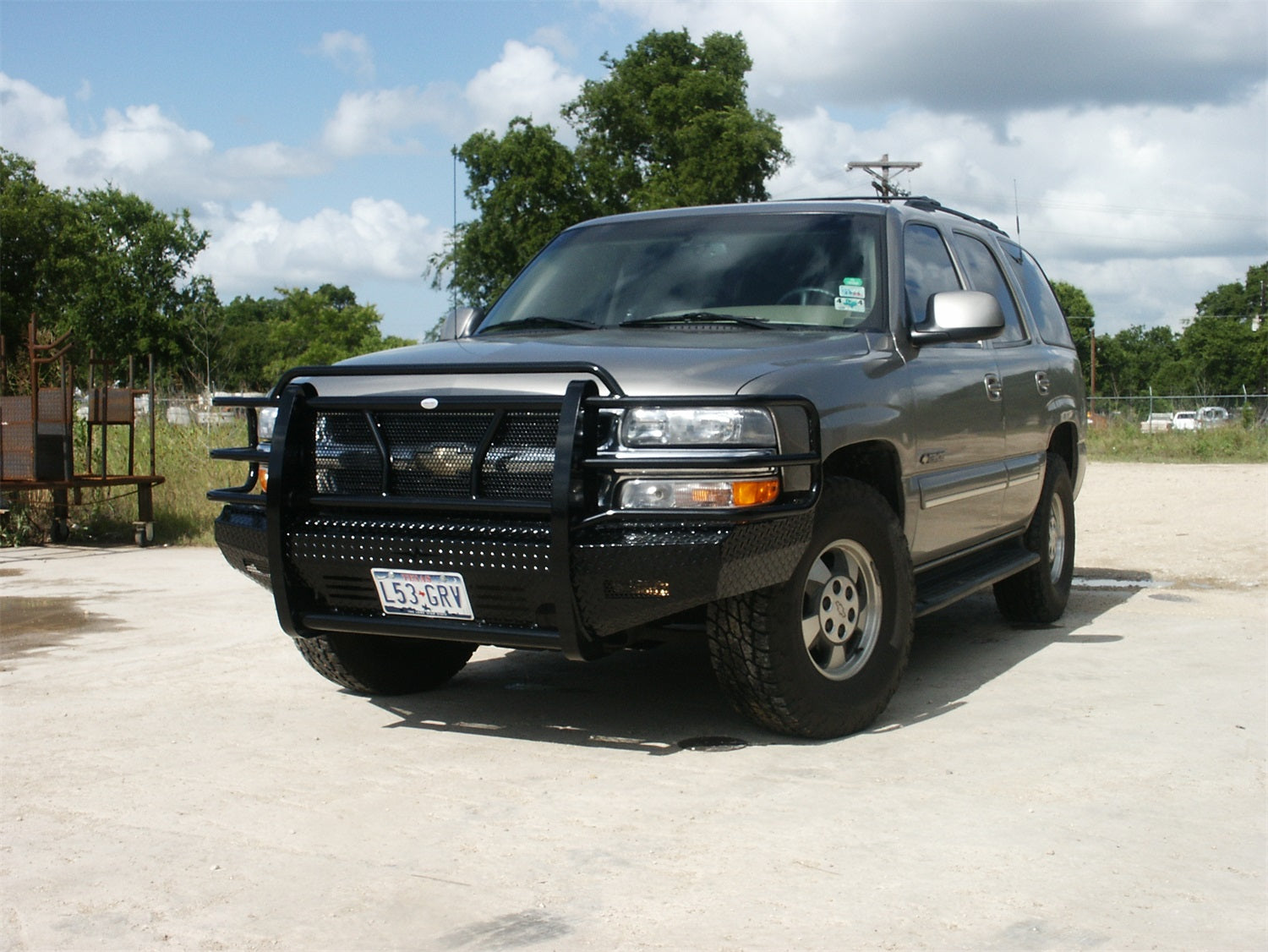 https://www.catalograck.com/ImgVDHR/FTG/300-29-9005_Tahoe_Sub_Driver_Quar_ON_V.jpg