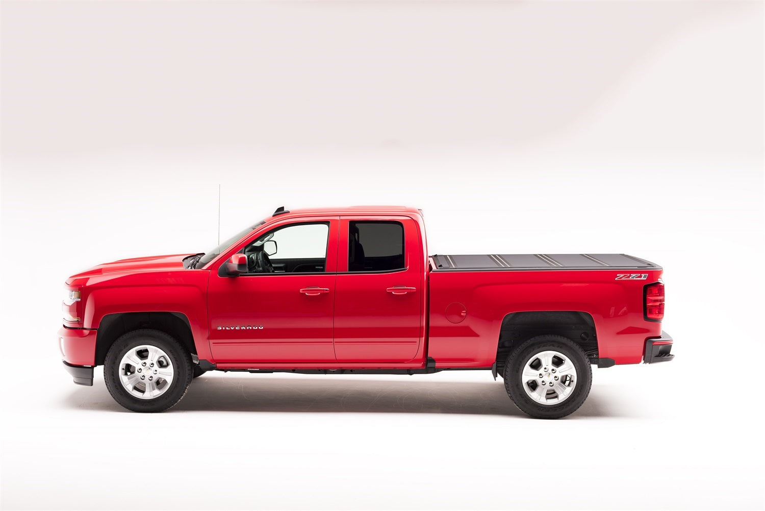 https://www.catalograck.com/ImgVDHR/BAK/6BK_BAKFlipMX4_Silverado_SideShotOpen_H.jpg