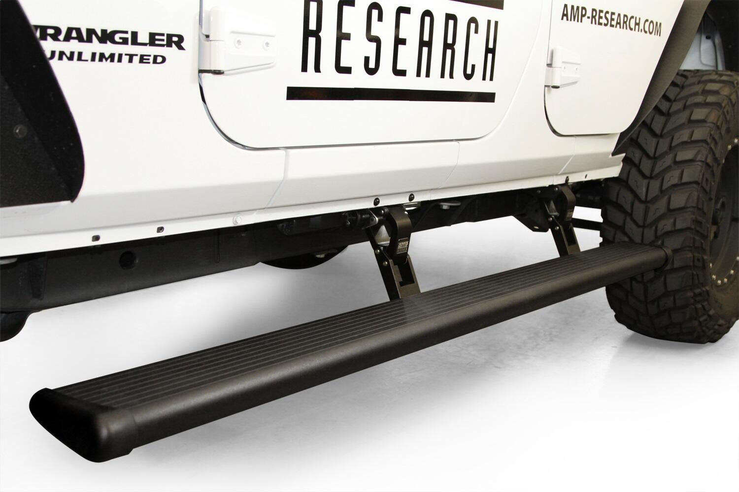 AMP Research 75135-01A PowerStep Fits 20-26 Gladiator Pickup Gladiator