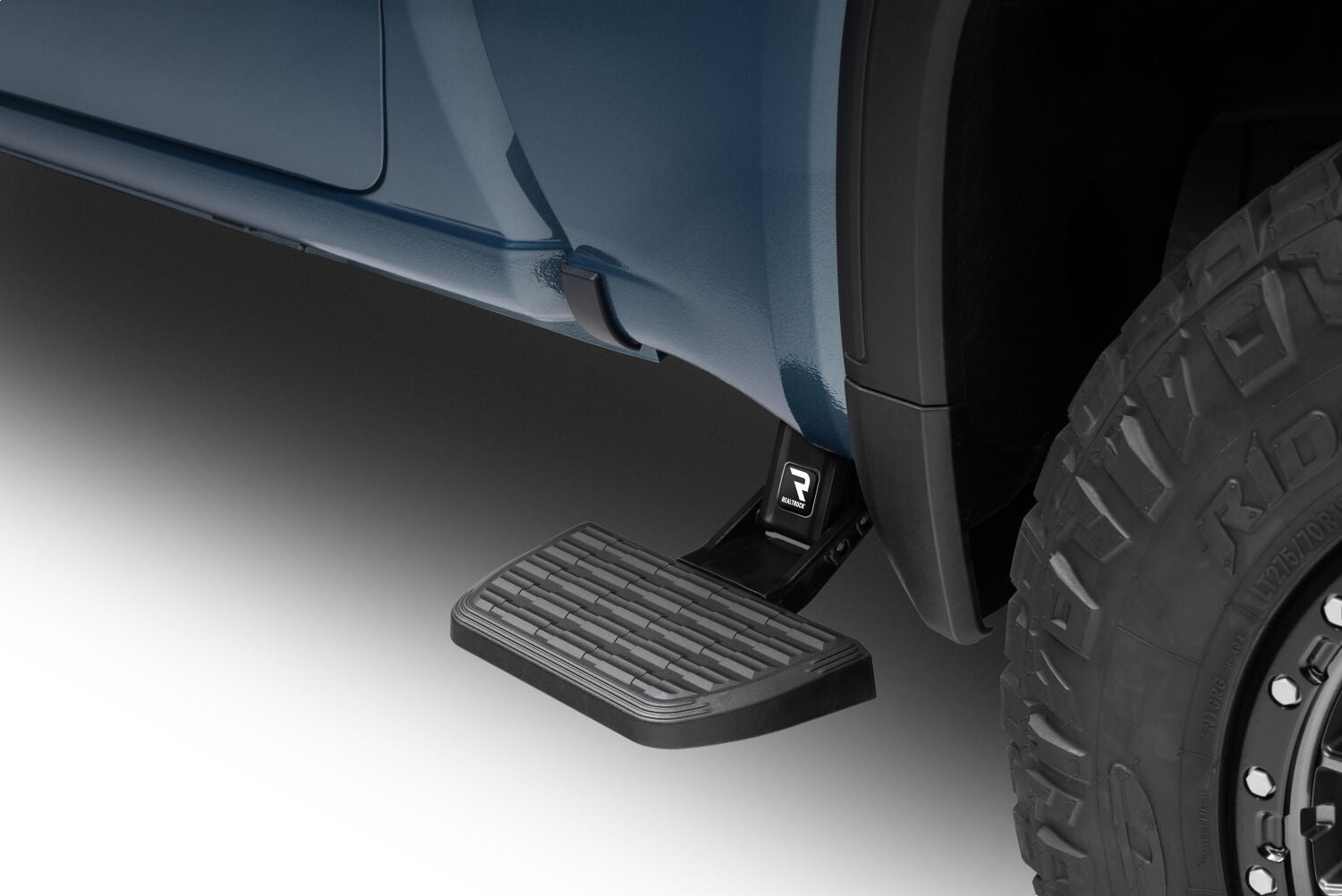 https://www.catalograck.com/ImgVDHR/AMP/AMPamp-research-bedstep2-2024-gmc-sierra-1500-75415-01A-ov-001-1.jpg