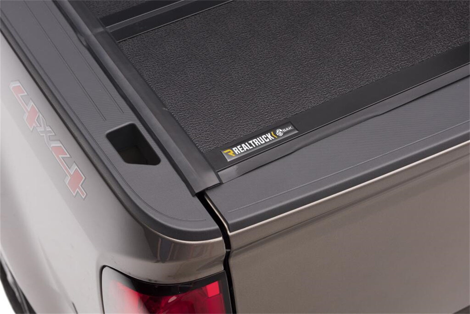 https://www.catalograck.com/ImgVDHR/BAK/BAK-BAKFlip-G2-2016-Chevrolet-Colorado-Studio-08_RT.jpg