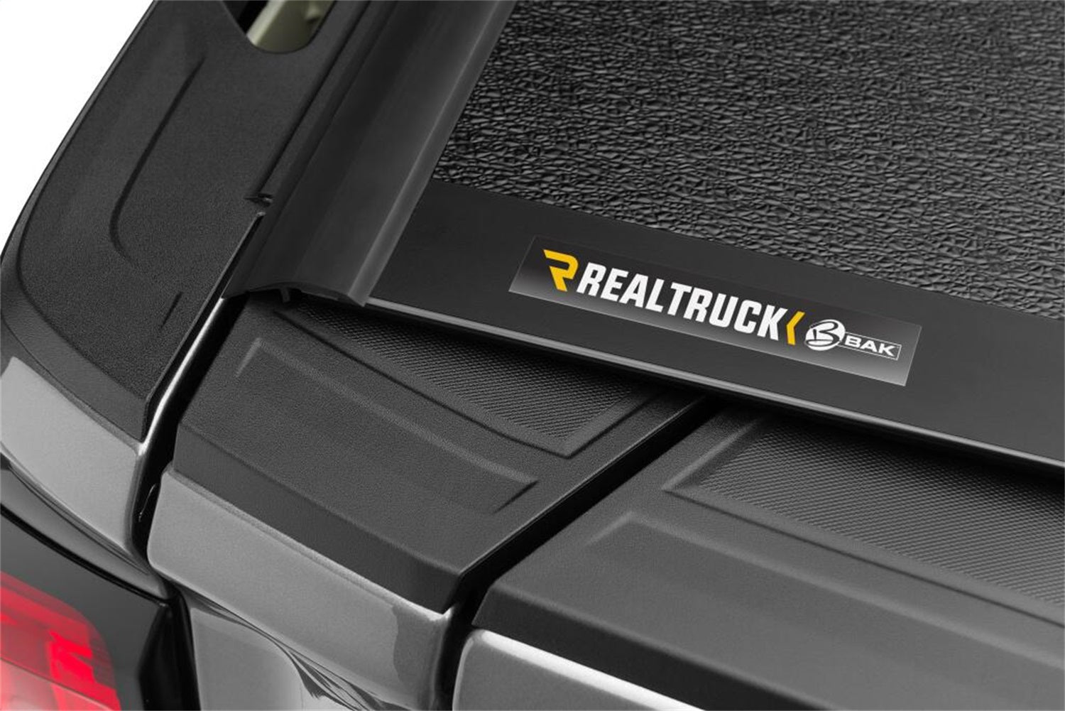 https://www.catalograck.com/ImgVDHR/BAK/BAKFlipF1_21GMC_Sierra_Badge_RT.jpg