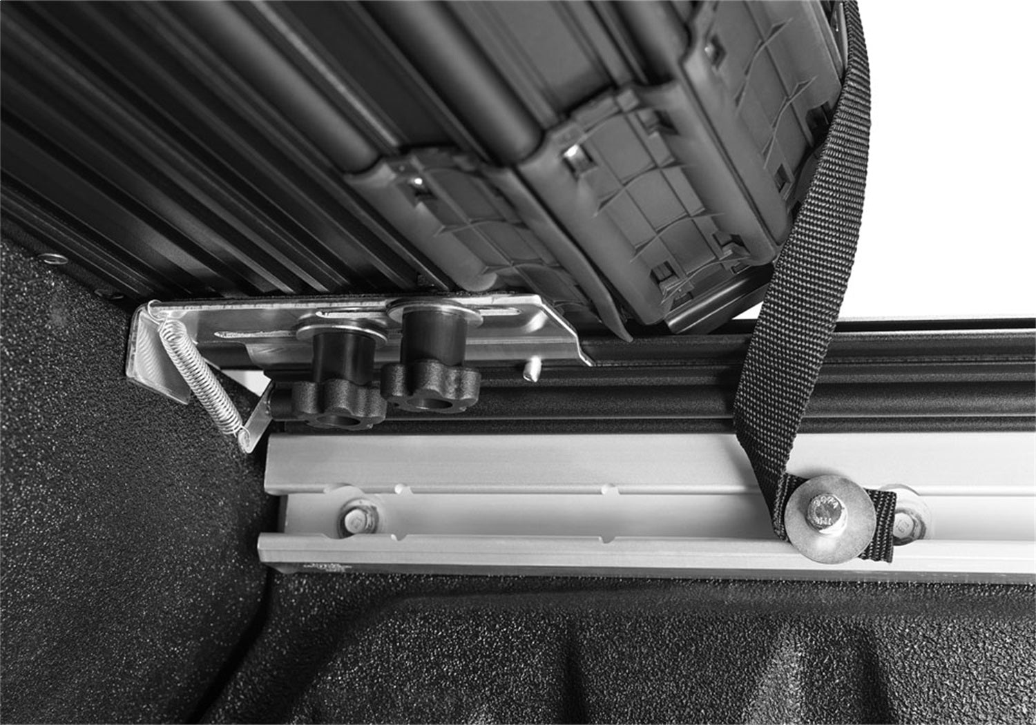 https://www.catalograck.com/ImgVDHR/BAK/BAK_RevolverX4s_22Rambox_Detail_01_Hinge.jpg