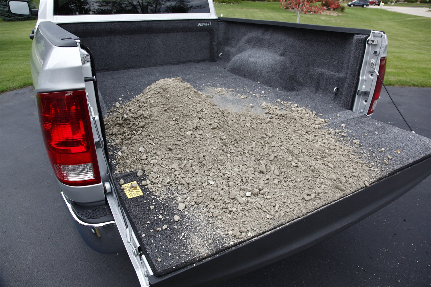 https://www.catalograck.com/ImgVDHR/BED/BR-BedRug-Dodge-Ram-DetailGravel.jpg