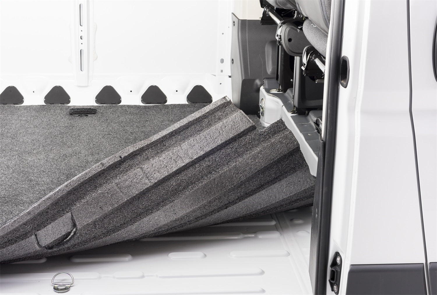 https://www.catalograck.com/ImgVDHR/BED/BR-VanRug-Promaster-Detail.jpg