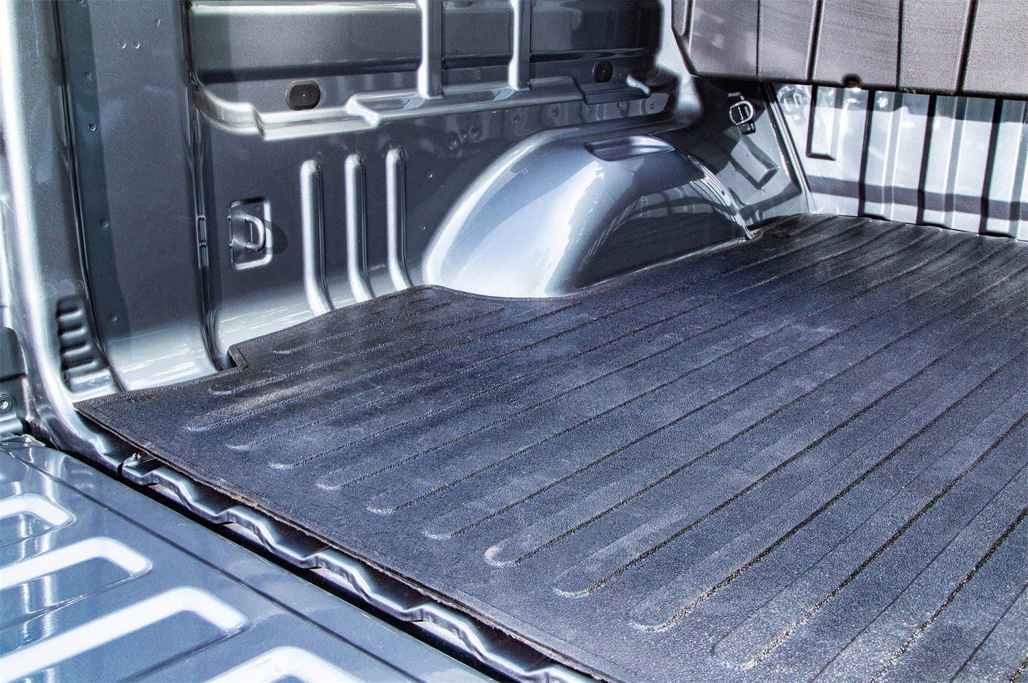 https://www.catalograck.com/ImgVDHR/DEE/BedPro-BedMat-Custom-Chevy2.jpg