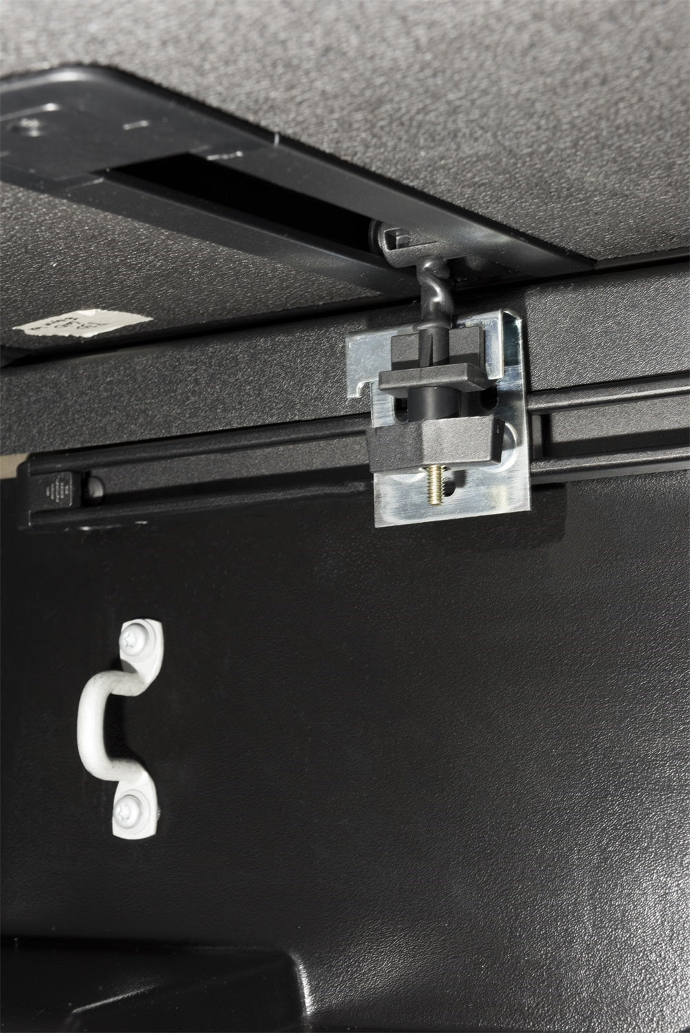 Extang 83460 Solid Fold 2.0 Tonneau Cover Fits 14-21 Tundra