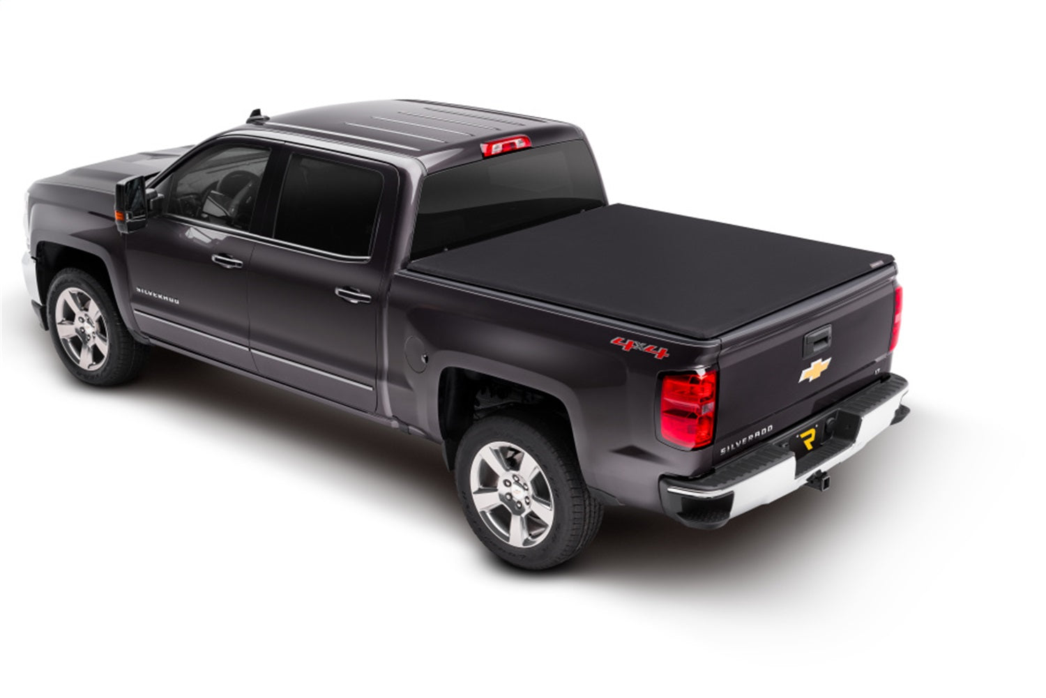 https://www.catalograck.com/ImgVDHR/EXA/EX_Trifecta2_Signature_Chevy-Silverado_Brown_01_Closed_RT.jpg