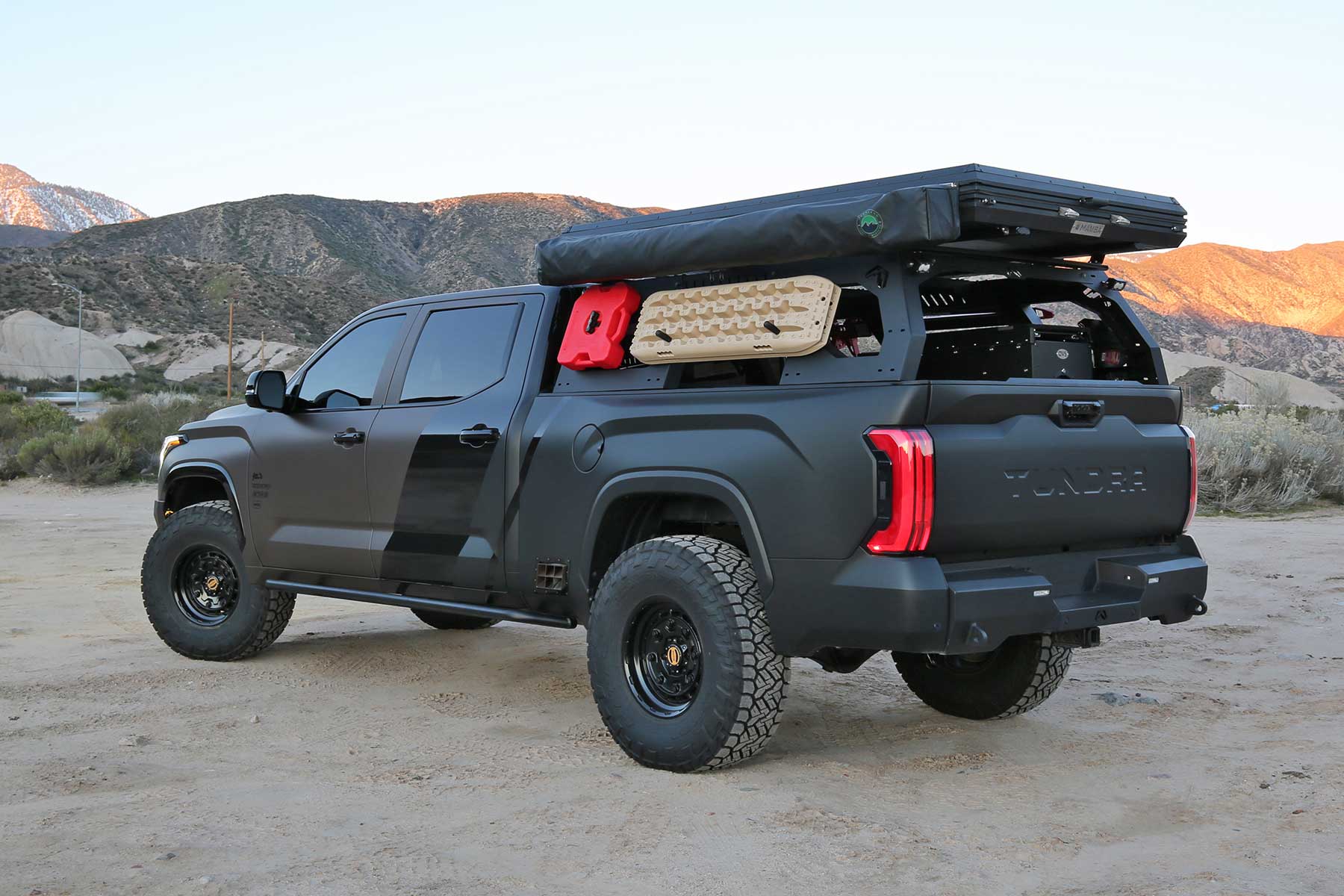 https://sdda.semadata.org/Standard/Warn Industries/FTS81164_REAR.jpg