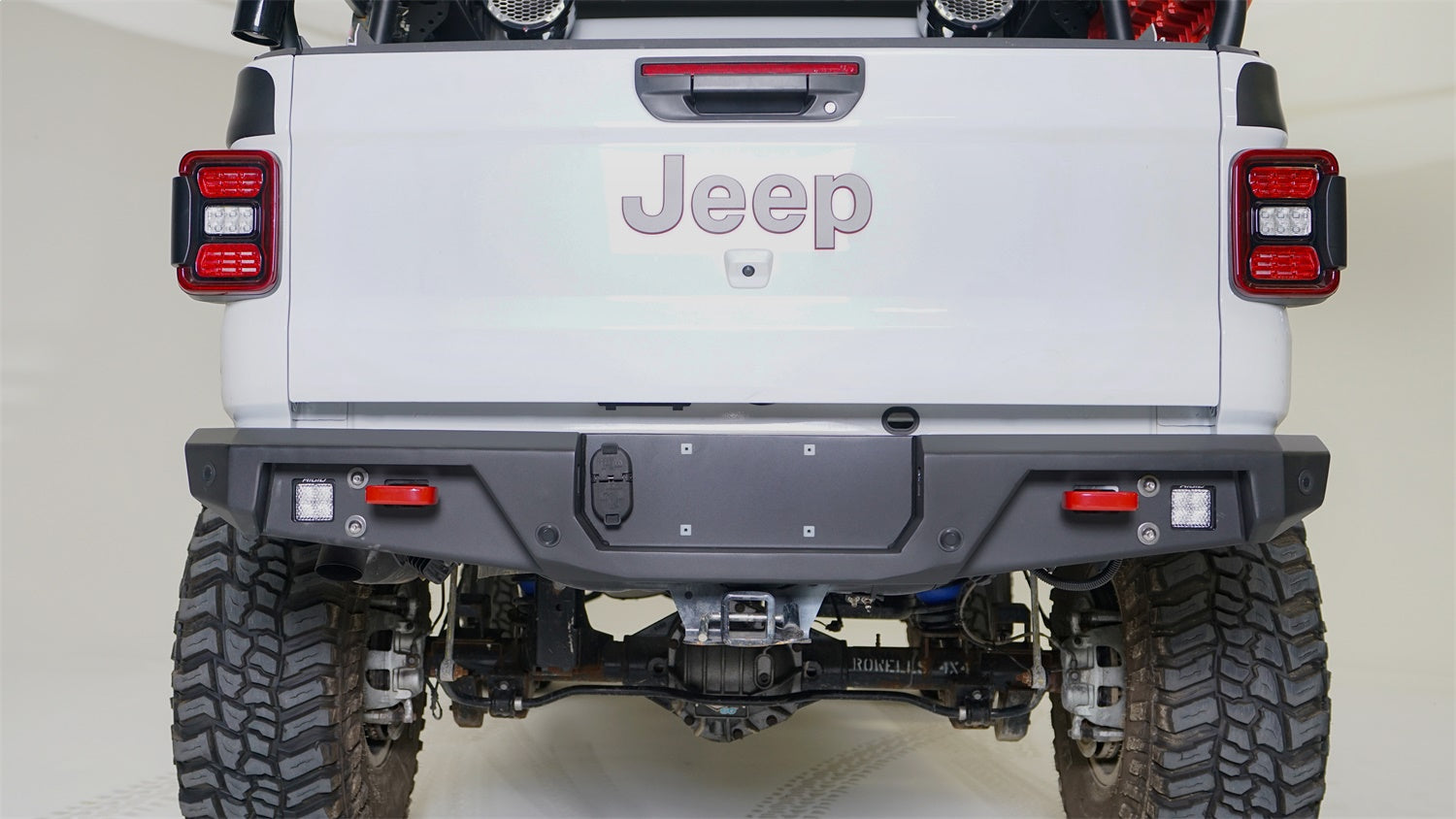 https://www.catalograck.com/ImgVDHR/FBF/JEEP_JT20_Y1952_REAR_CLOSEUP.jpg
