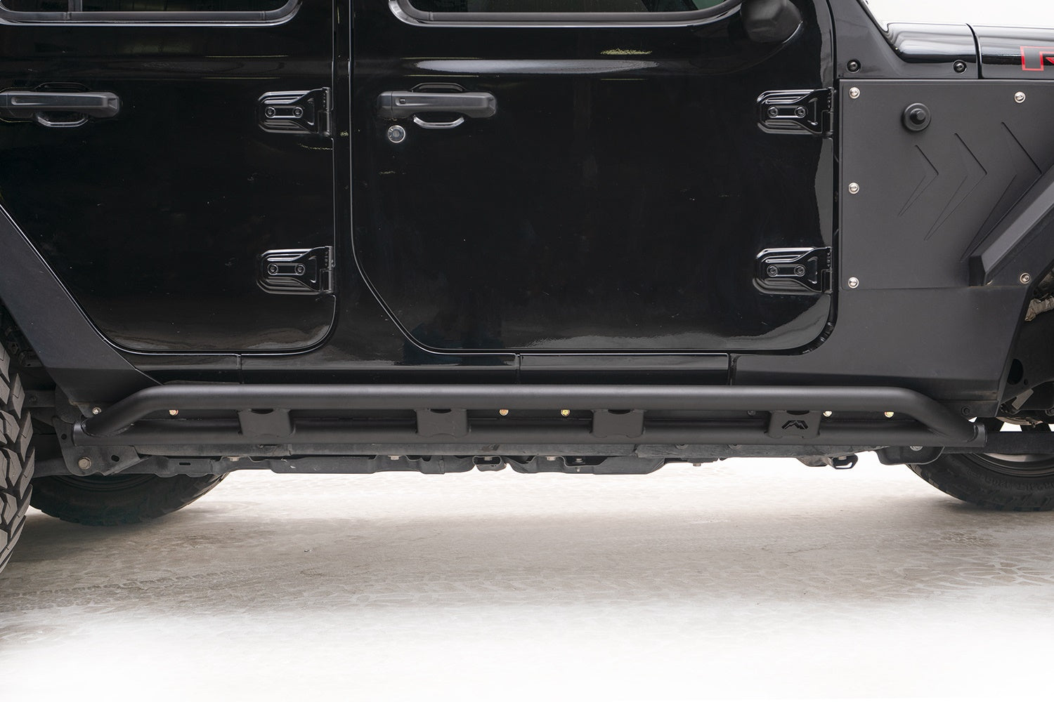 Fab Fours JL18-G1750-1 Rock Slider Fits 18-22 Wrangler (JL)