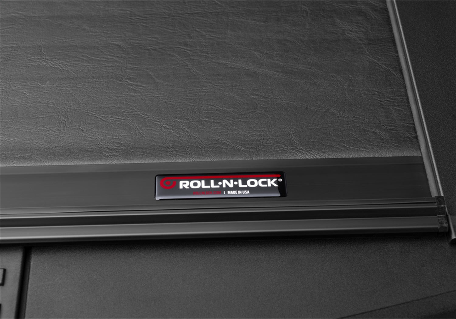 Roll-N-Lock LG102M Roll-N-Lock M-Series Truck Bed Cover Fits 15-20 F-150