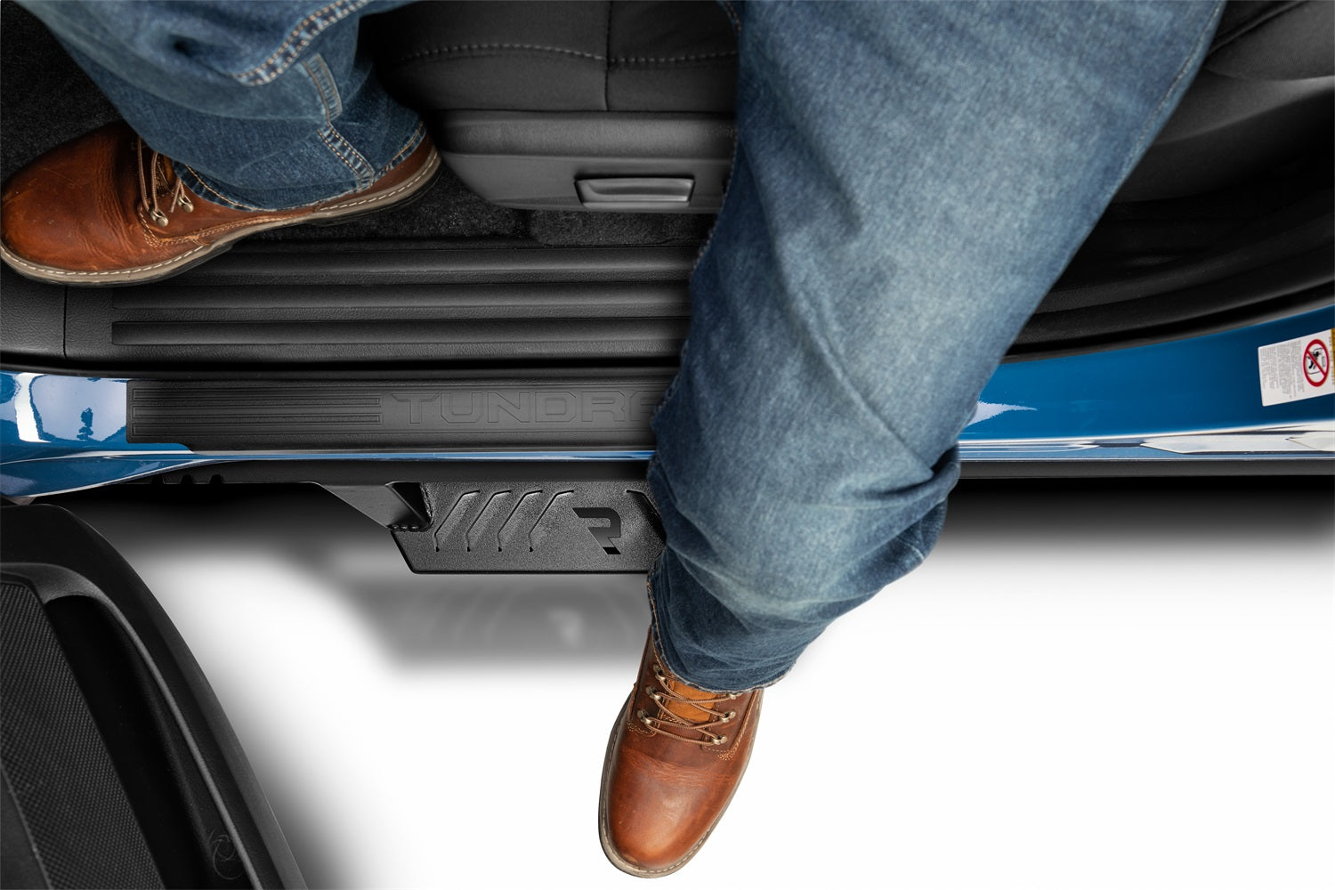 https://www.catalograck.com/ImgVDHR/NFA/NFBn-fab-epyx-2019-toyota-tundra-blue-studio-03.jpg