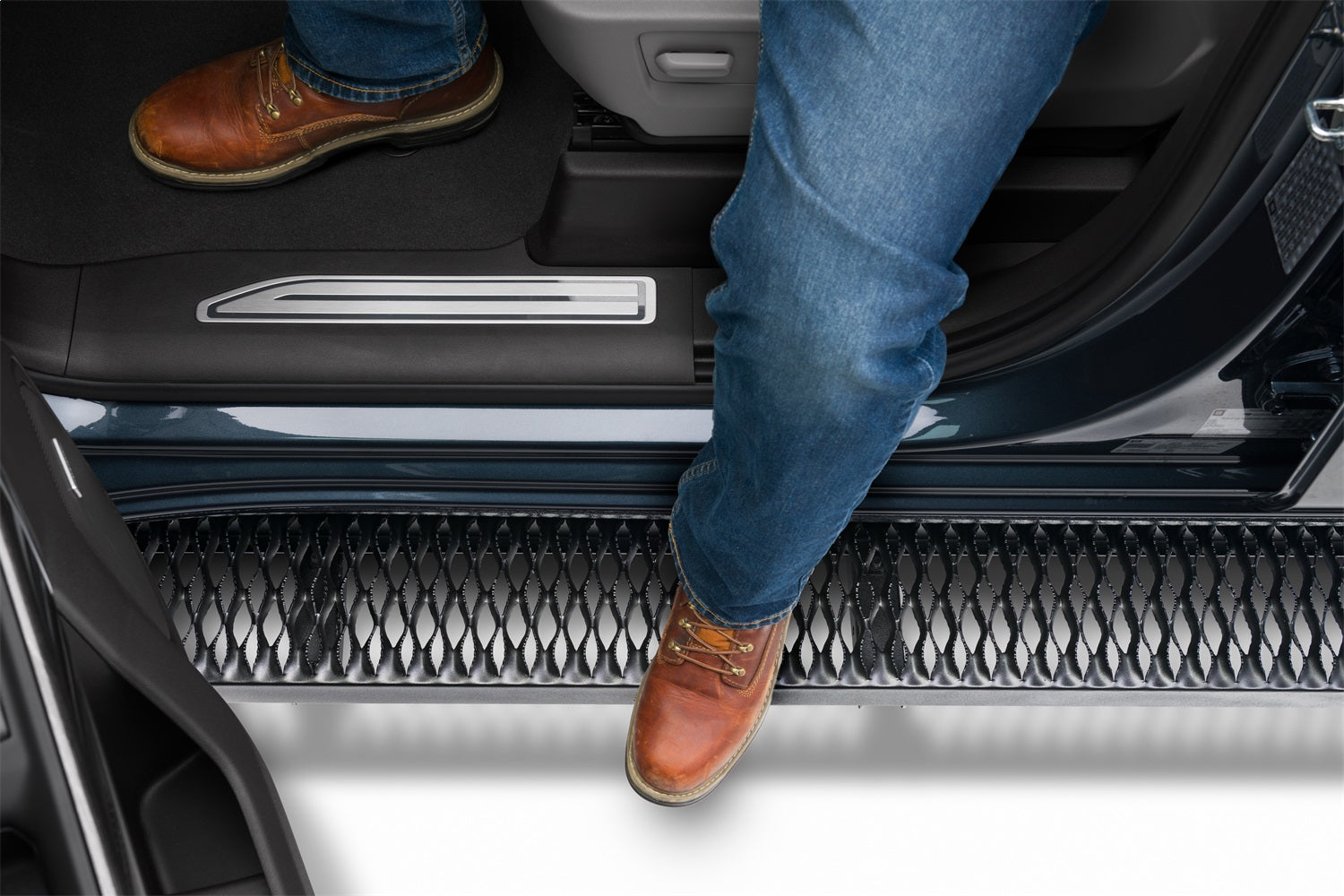 N-Fab GFC19RC-TX Cab Length Growler Step System