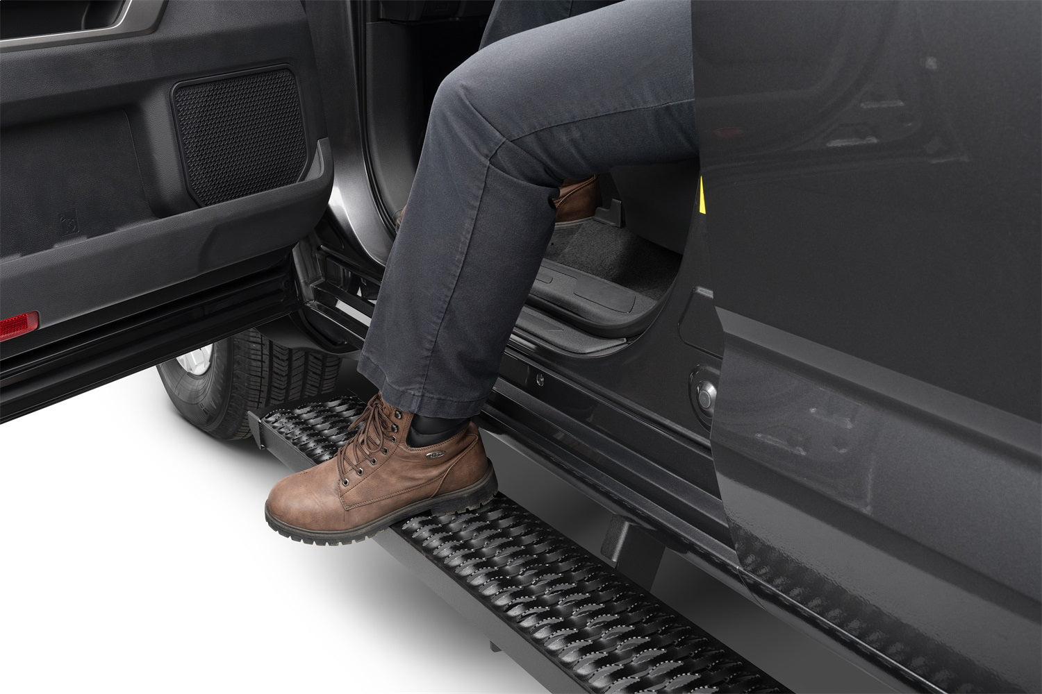 https://www.catalograck.com/ImgVDHR/NFA/NFBnfab-growler-fleet-step-2022-toyota-tundra-gray-studio-03.jpg