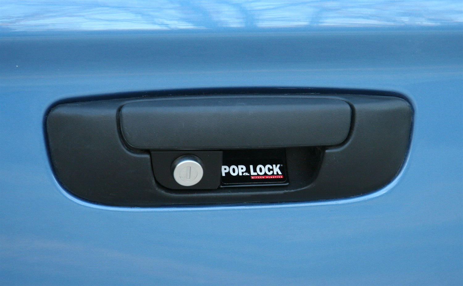 Pop and Lock PL3400 Manual Tailgate Lock Fits 02-09 Ram 1500 Ram 2500 Ram 3500