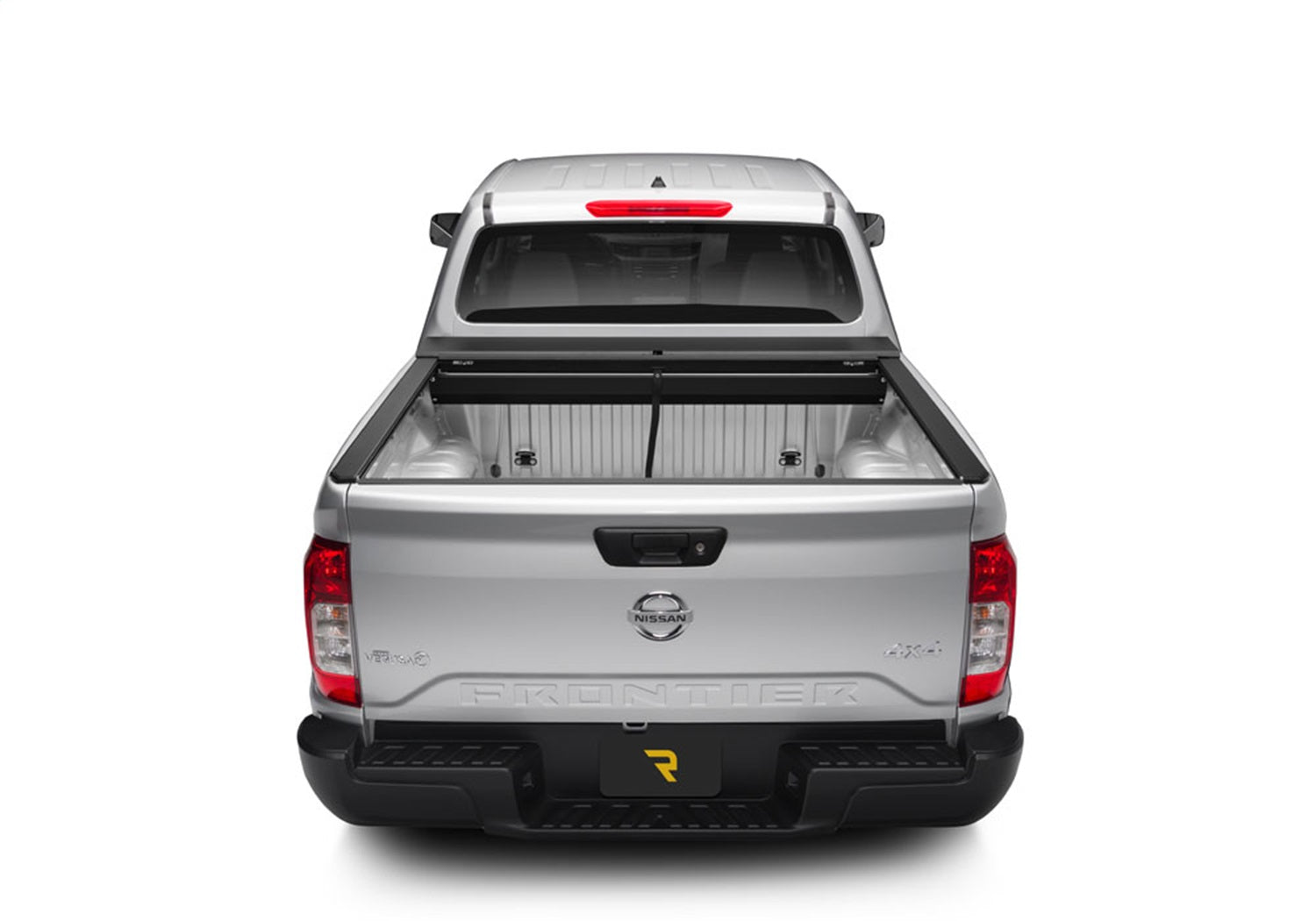 https://www.catalograck.com/ImgVDHR/RNL/RNLroll-n-lock-m-series-2022-nissan-frontier-silver-studio-03.jpg