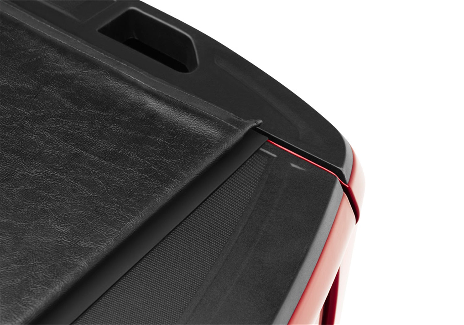https://www.catalograck.com/ImgVDHR/TRX/TX_LoPro_19Chevy_Silverado_Details_06_RearCover.jpg