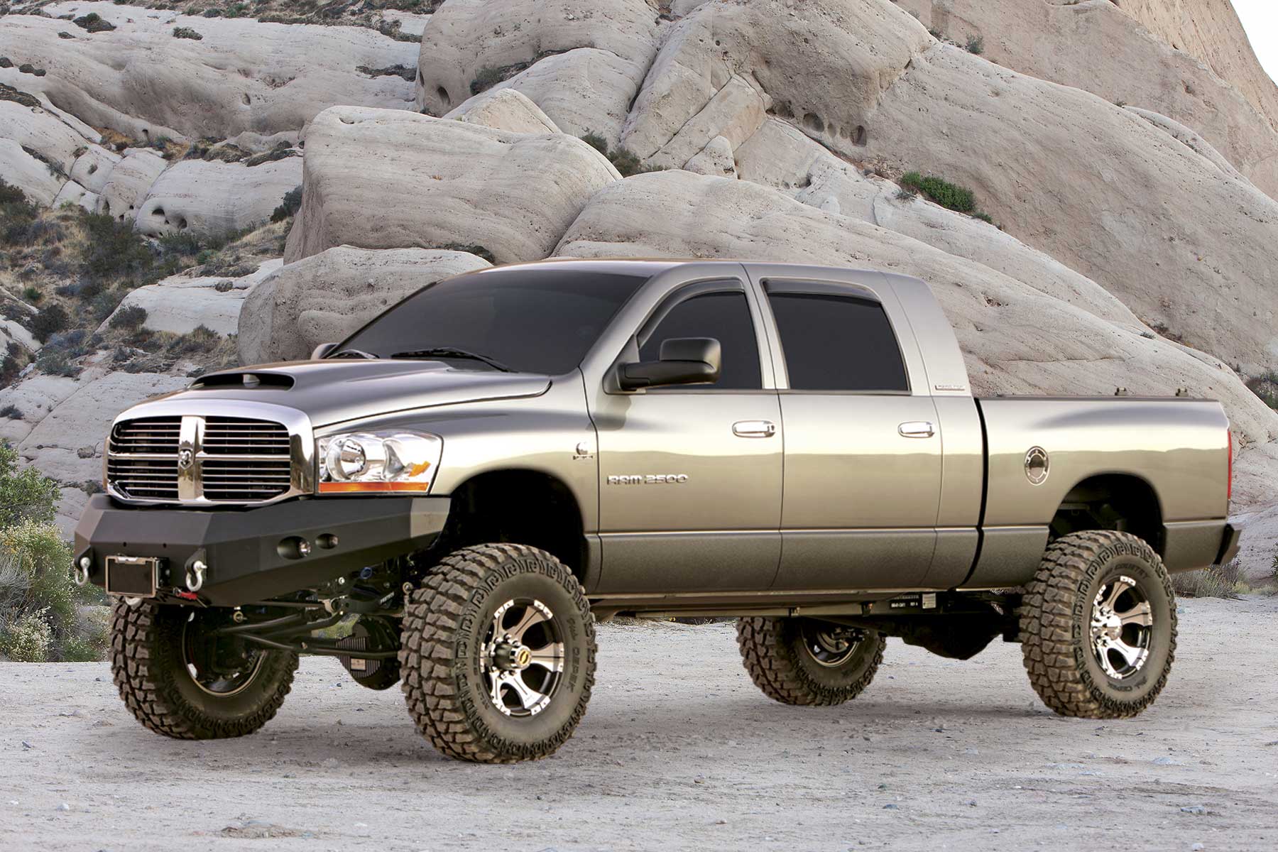 https://sdda.semadata.org/Standard/Warn Industries/Turck_Box Kit .jpg