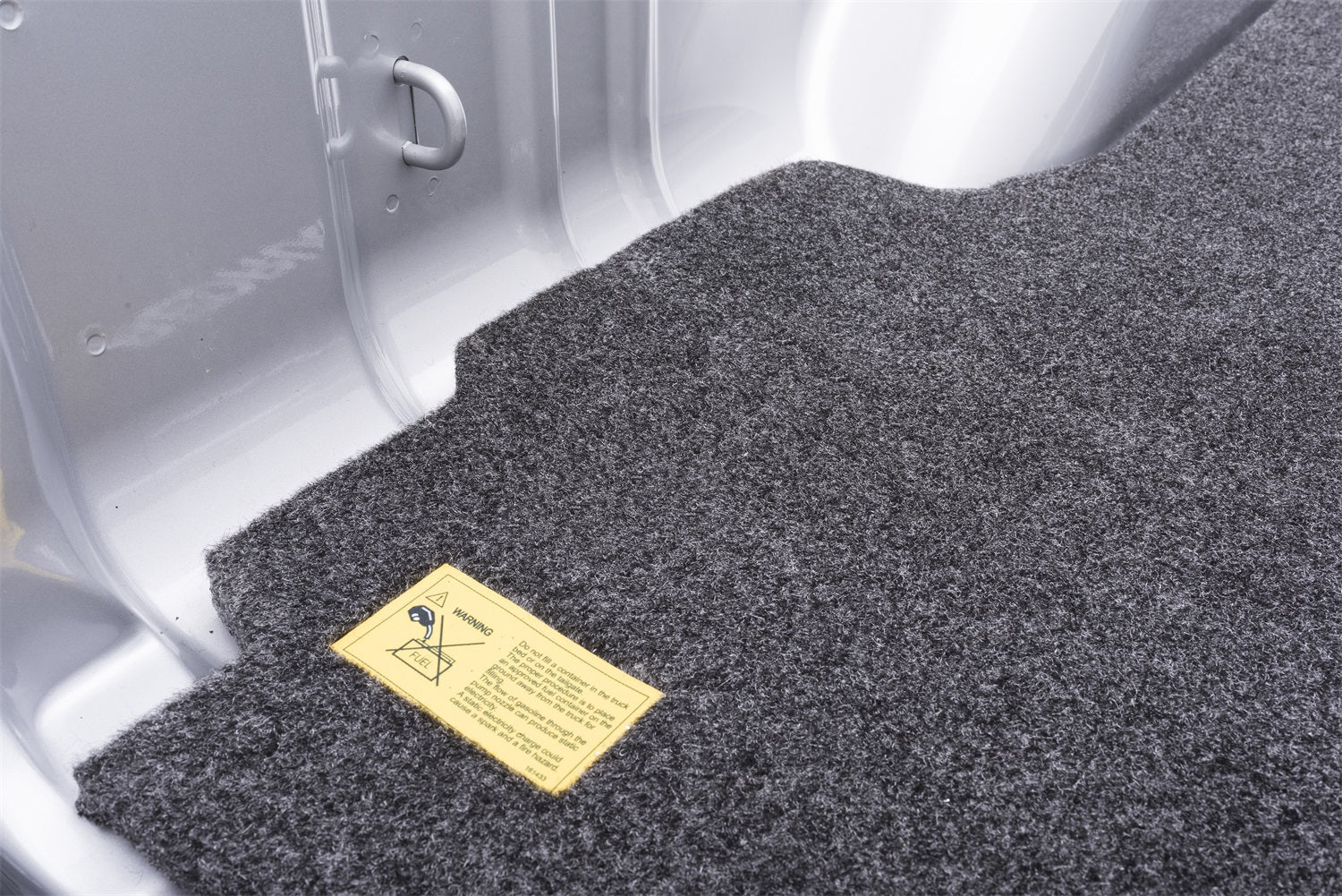 https://www.catalograck.com/ImgVDHR/BED/XBR-BedRug-Mat-15GMC-Sierra-MatDetail2.jpg