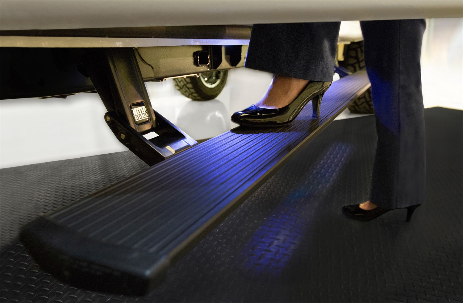 https://www.catalograck.com/ImgVDHR/AMP/amp_powerstep_plugnplay_lifestyle_76160-01a.jpg