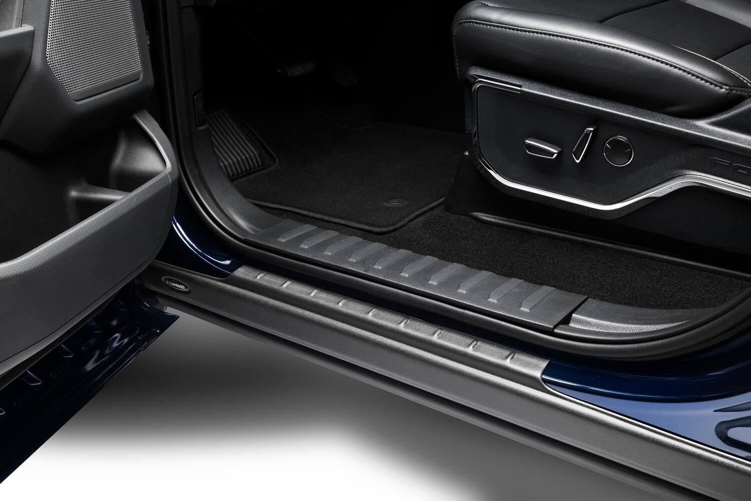 https://www.catalograck.com/ImgVDHR/BUS/bwrbwr_trailarmor_rockerpanel_ram_14115.jpg