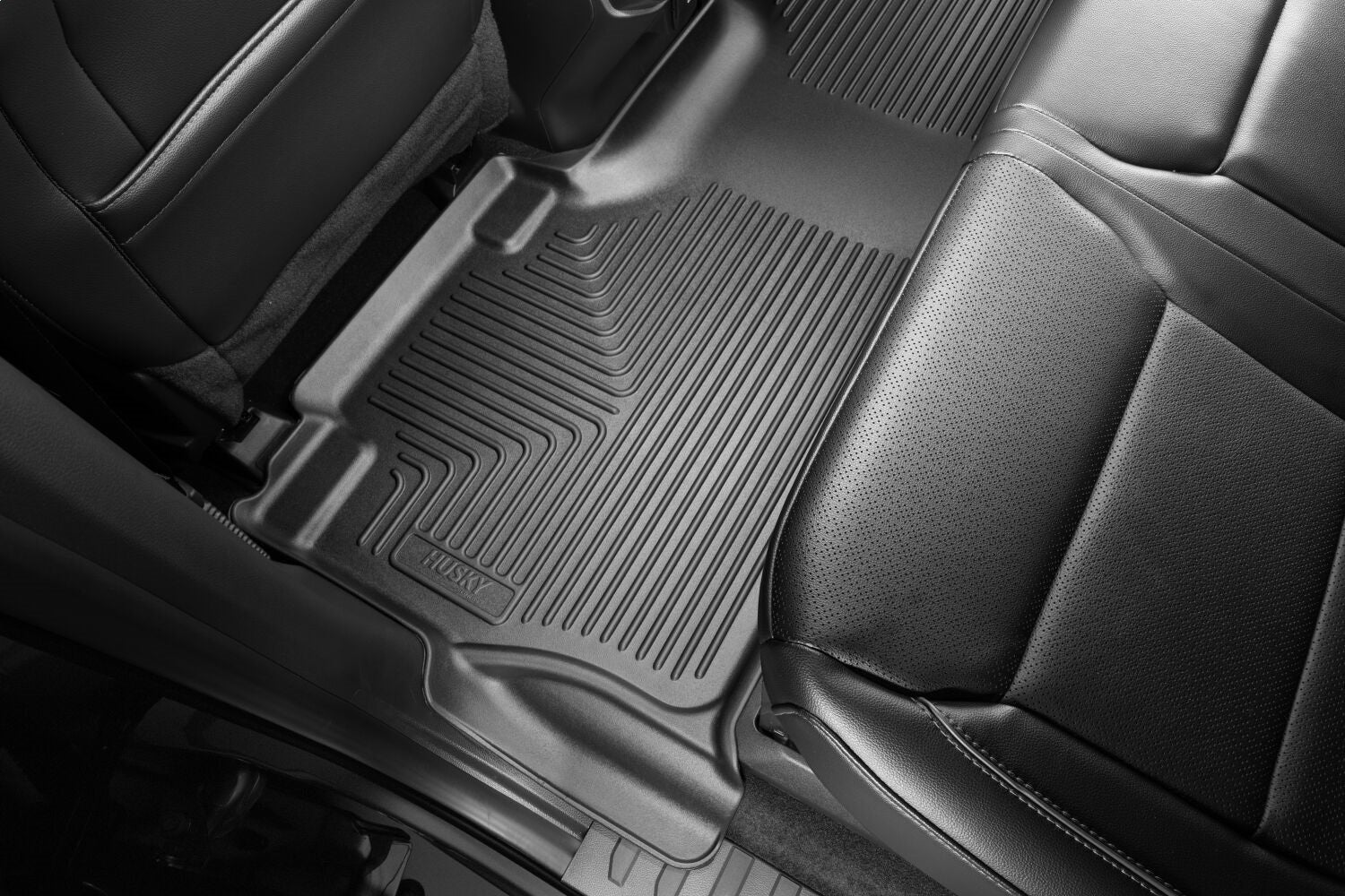 https://www.catalograck.com/ImgVDHR/HUS/husky-liners-weatherbeater-2024-ford-f-150-94121-ov-099.jpg