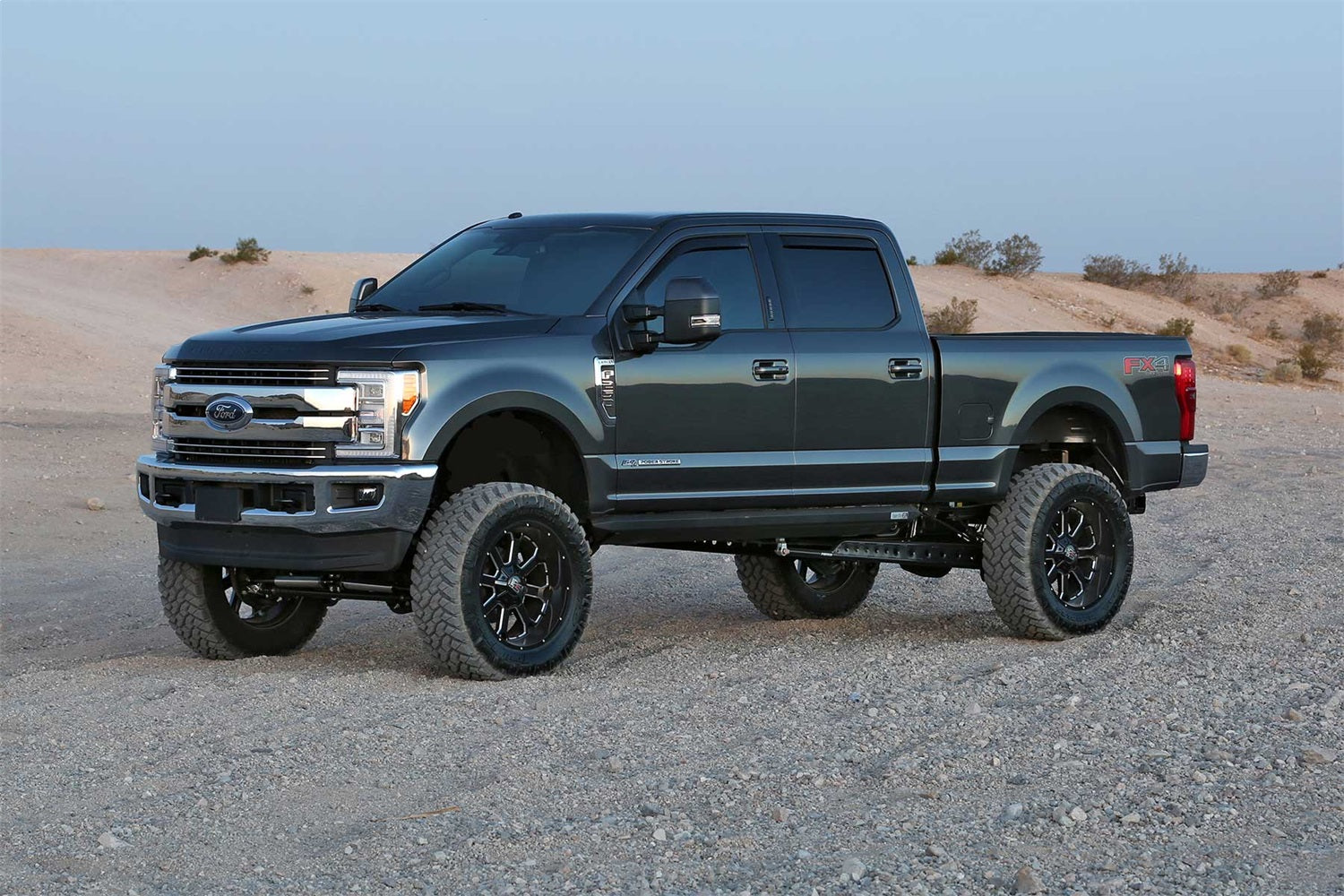 Fabtech K2298DL 4 Link Lift System Fits 17-21 F-250 Super Duty F-350 Super Duty