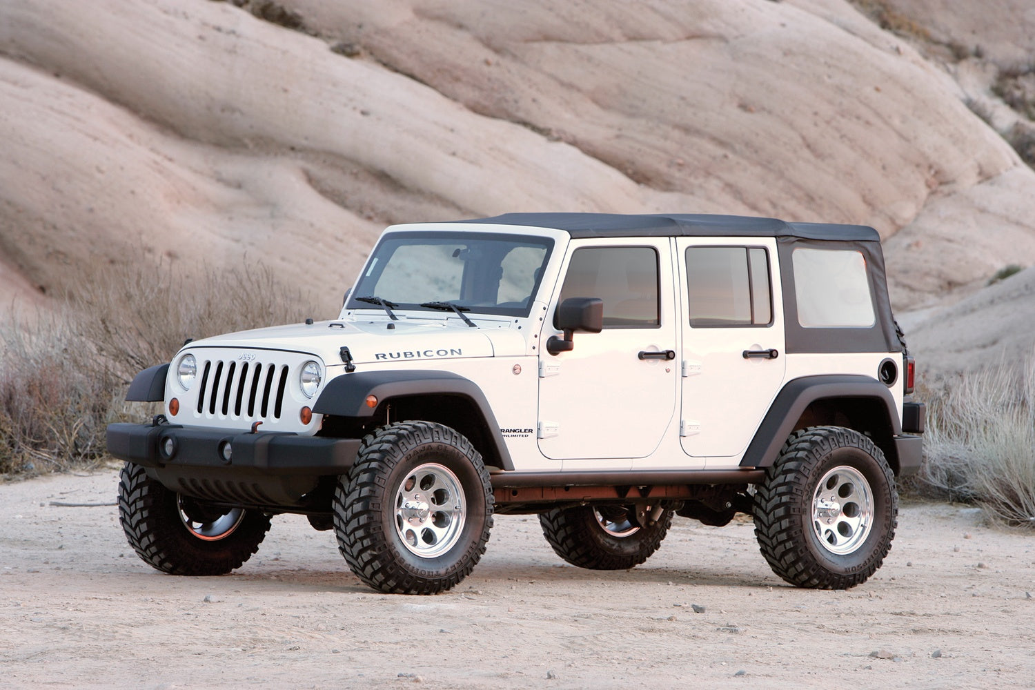 Fabtech K4037 Basic Lift System w/Shocks Fits 07-18 Wrangler (JK) Wrangler (JL)