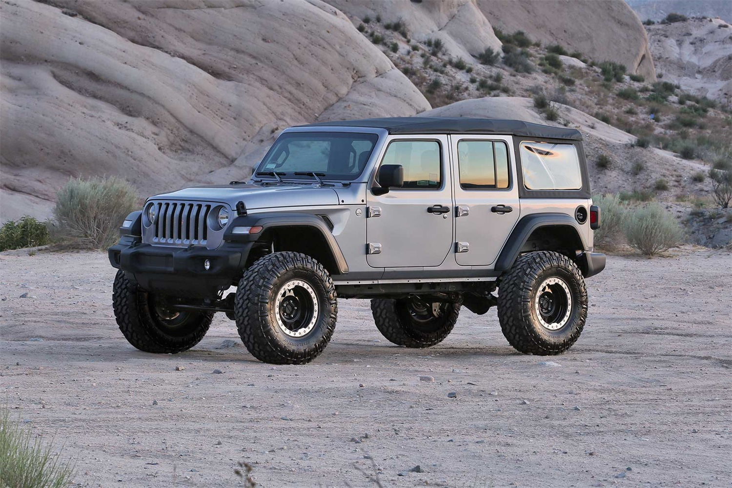 Fabtech K4140M Trail Lift System Fits 18-26 Wrangler Wrangler (JL)