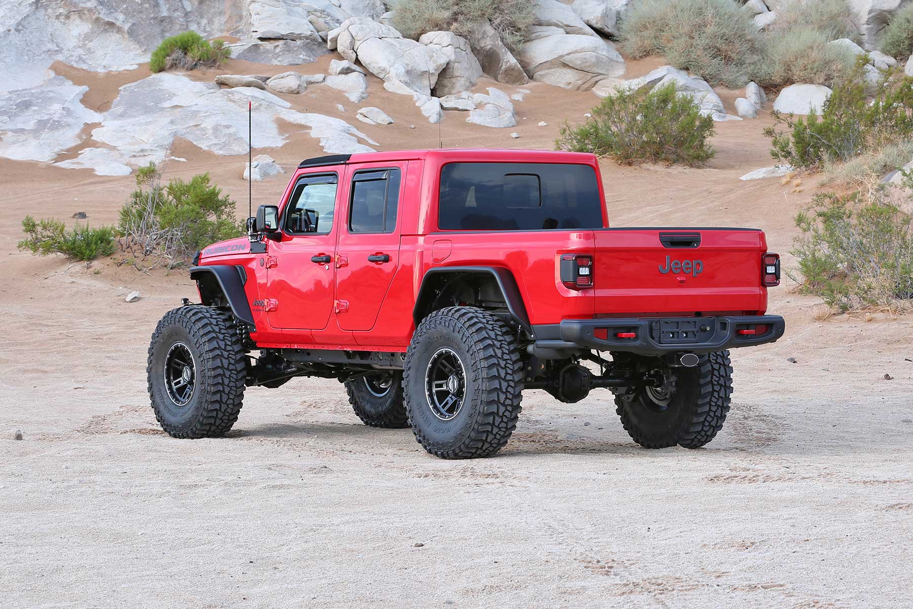 https://sdda.semadata.org/Standard/Warn Industries/k4179dl-beauty-4_desert.jpg