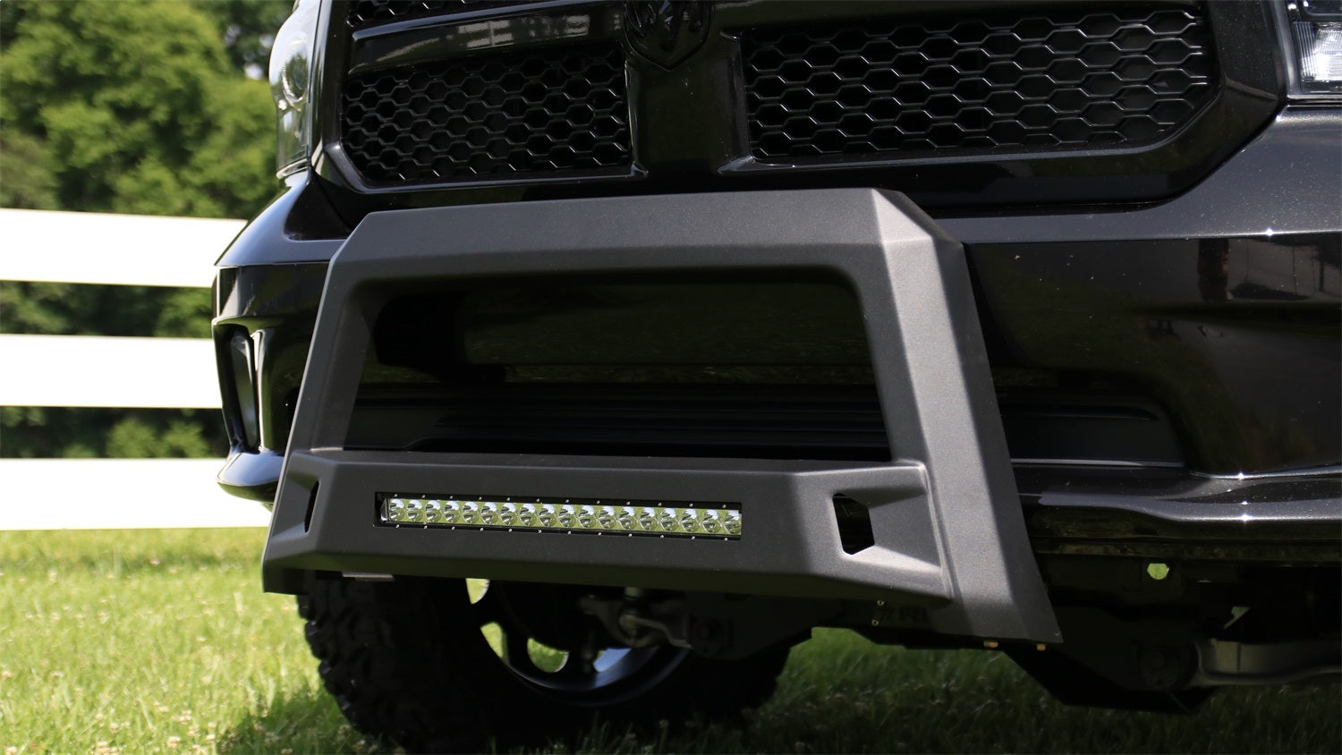 Lund 86521205 Revolution Bull Bar Fits 11-18 2500 3500